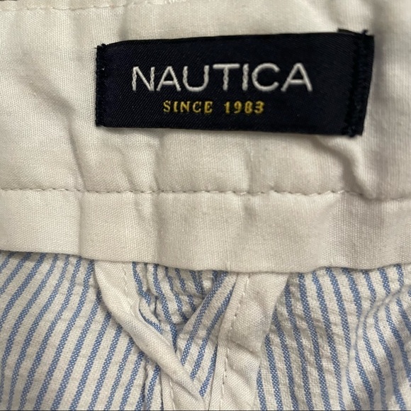 Nautica Seersucker Shorts Blue and White Striped A Bit Trimmer Fit Style Size 30 - Picture 7 of 11